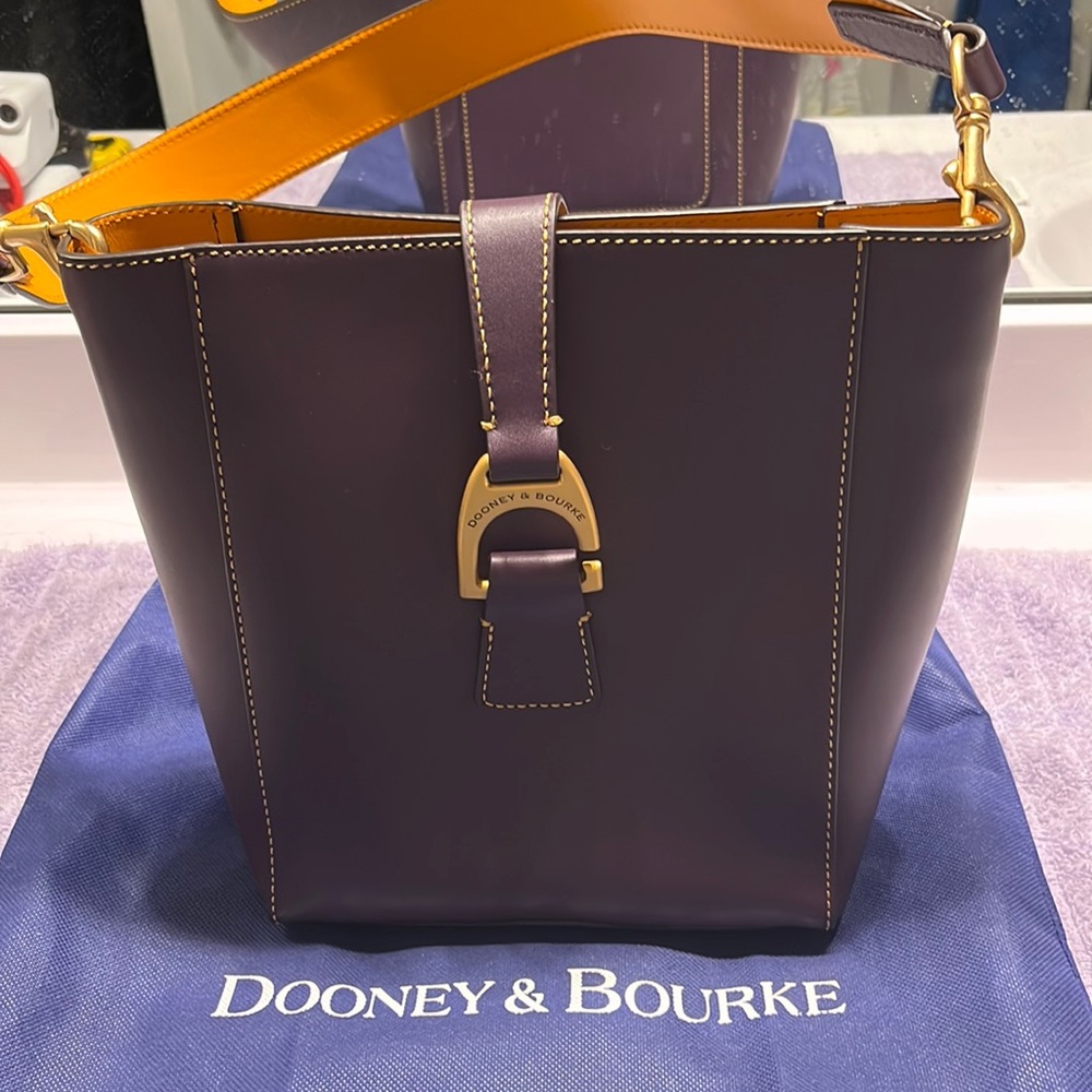 Dooney & Bourke bag